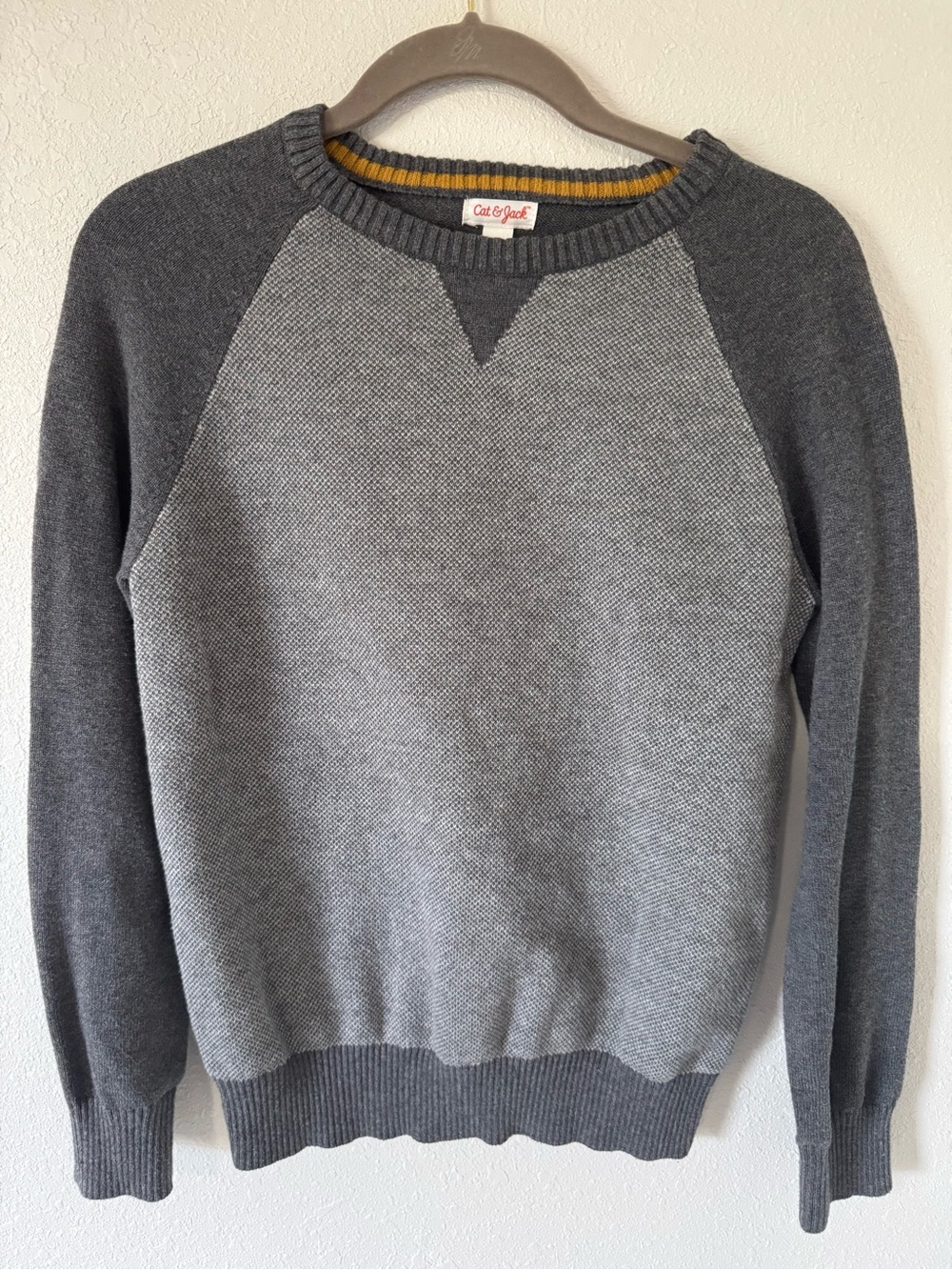 Cat & Jack Boy’s Two-Tone Gray Crewneck Sweater Size Large 12/14